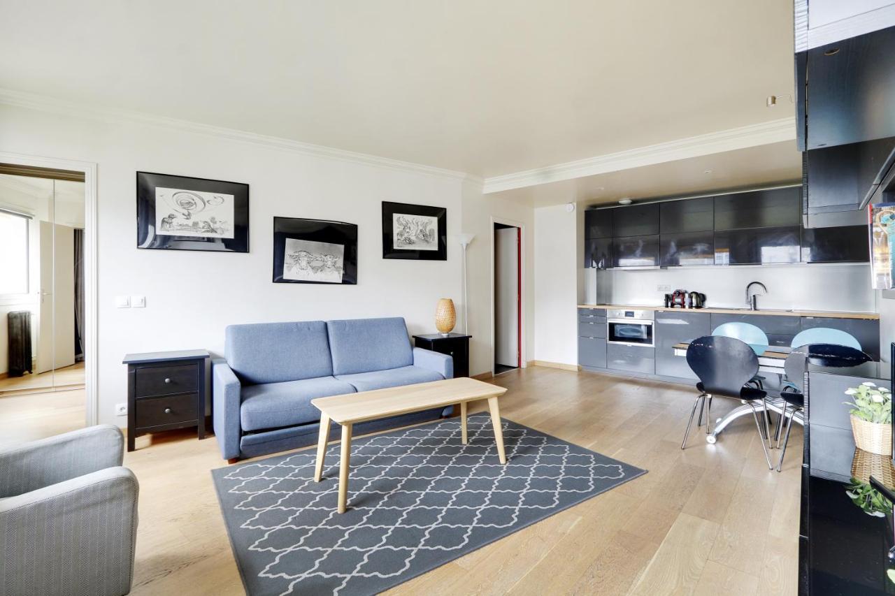 פריז Pick A Flat'S Apartment In Eiffel Tower- Boulevard De Grenelle מראה חיצוני תמונה